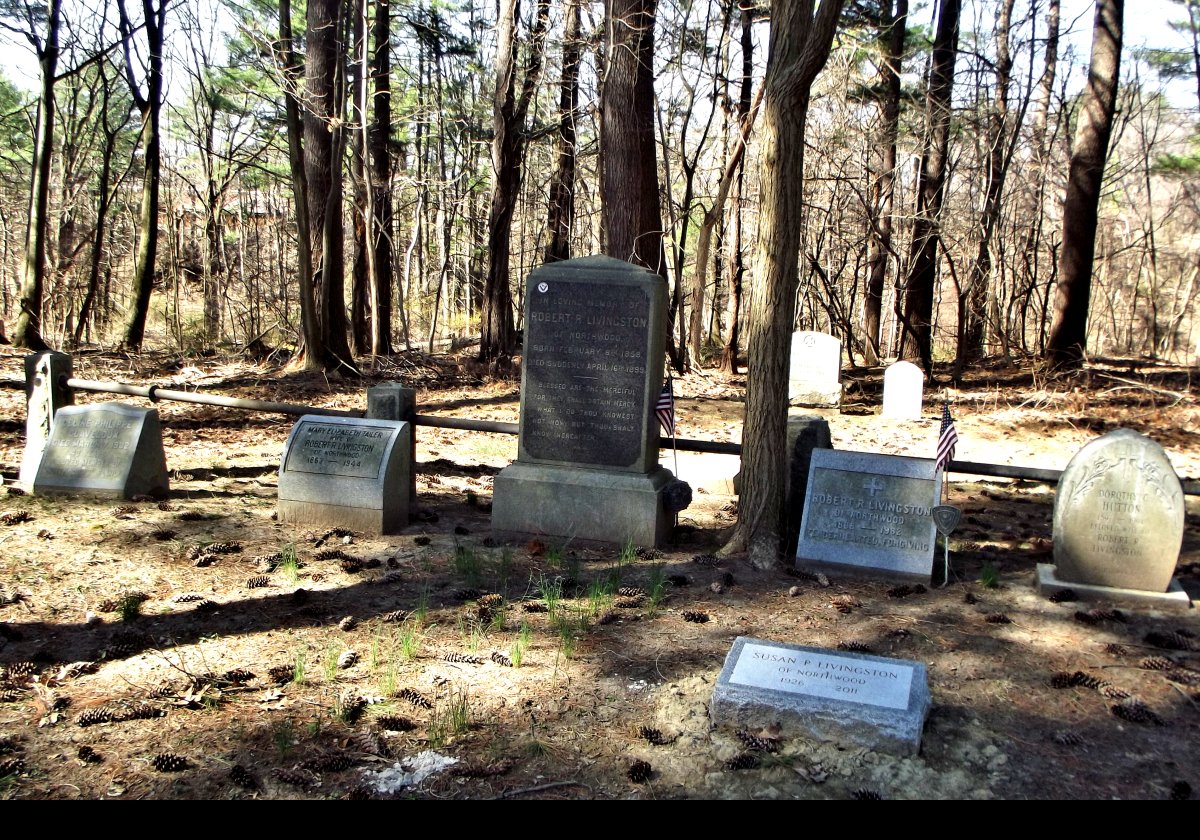 In the graveyard of this historic church one finds many notable figures. Eleanor Roosevelt's parents, Anna Rebecca Livingston Ludlow Hall and Elliott Bulloch Roosevelt who was brother to US President Theodore Roosevelt, are buried in the Hall family mausoleum, and Chancellor Livingston is in the Clermont Livingston vault.